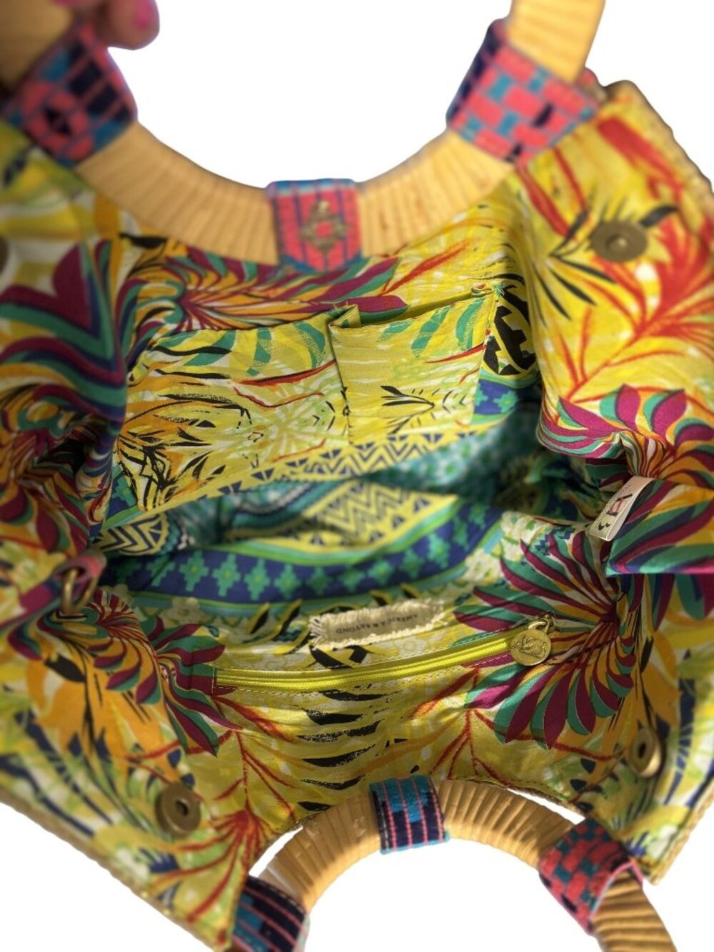 Woven Tote With Beaded Pineapple Wooden Circular Handles Colorful Fabric Lining - Picture 4 of 16